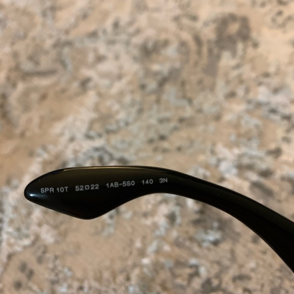 Prada sunglasses - Picture 4 of 5